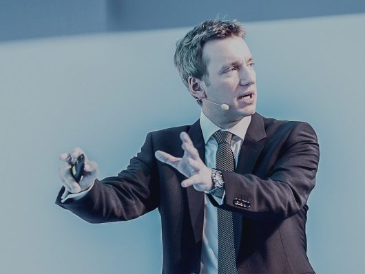 keynote-speaker-innovator-collin-croome-speaker-digitalisierung-megatrends-skew-small